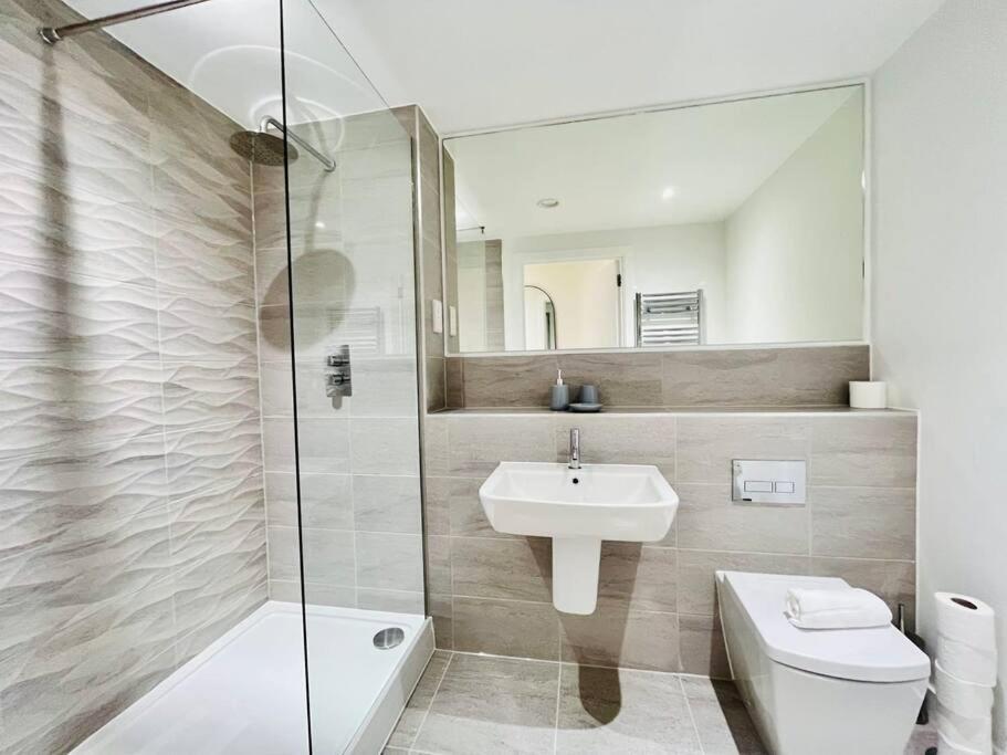 Modern One Bedroom Apartment Near Old Trafford Stadium Manchester Eksteriør bilde