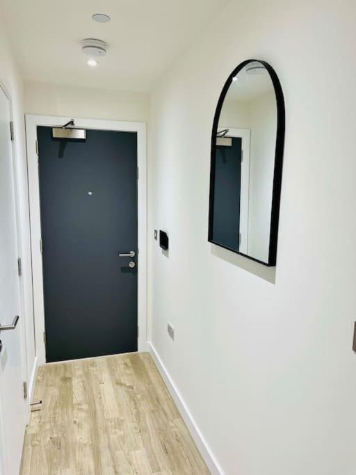 Modern One Bedroom Apartment Near Old Trafford Stadium Manchester Eksteriør bilde