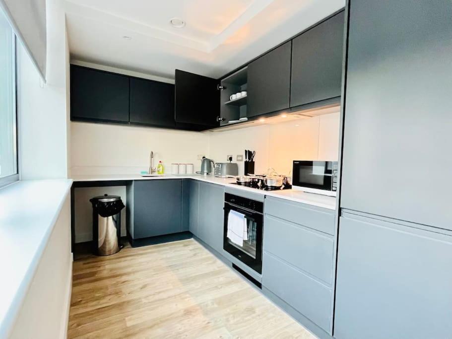 Modern One Bedroom Apartment Near Old Trafford Stadium Manchester Eksteriør bilde