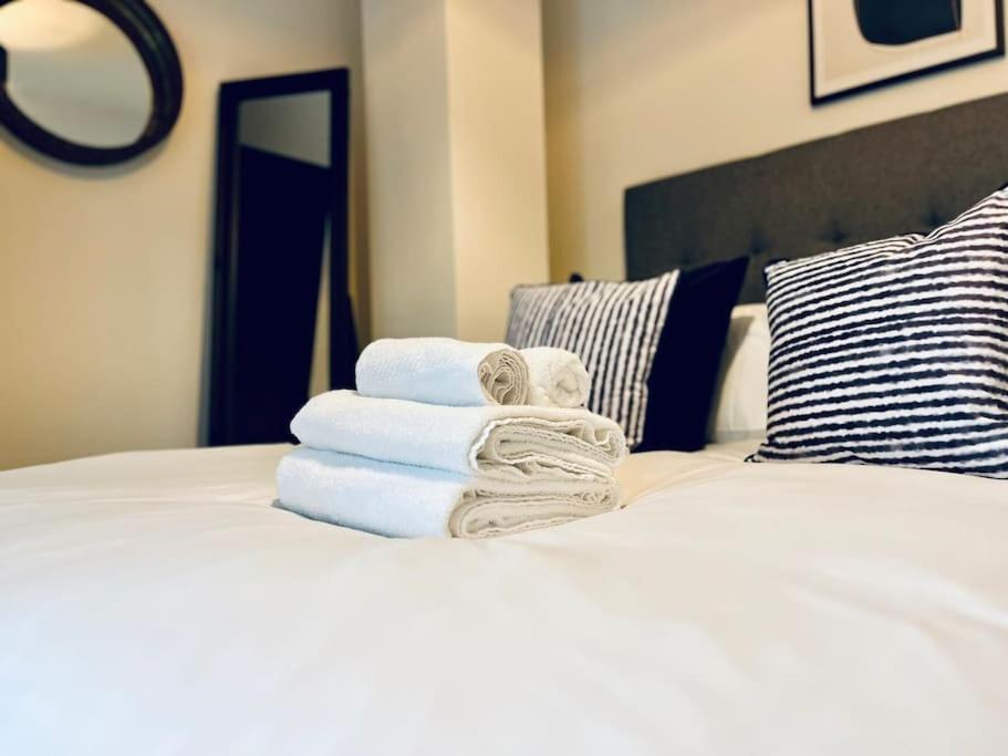 Modern One Bedroom Apartment Near Old Trafford Stadium Manchester Eksteriør bilde