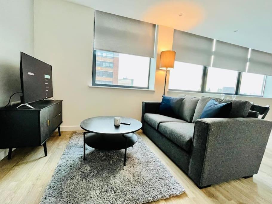 Modern One Bedroom Apartment Near Old Trafford Stadium Manchester Eksteriør bilde