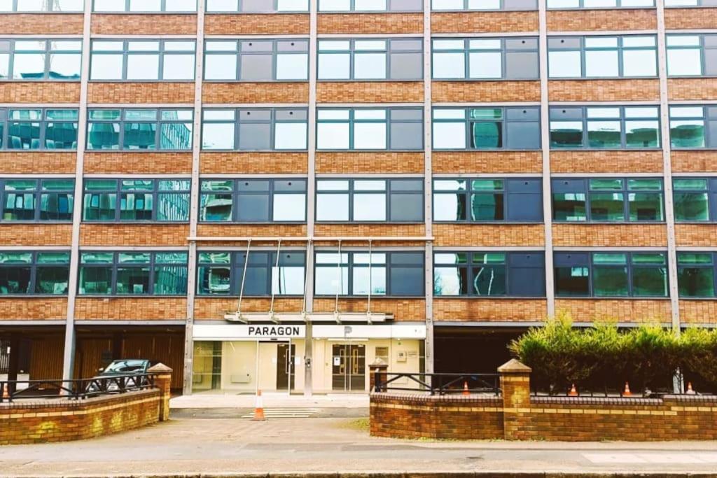 Modern One Bedroom Apartment Near Old Trafford Stadium Manchester Eksteriør bilde