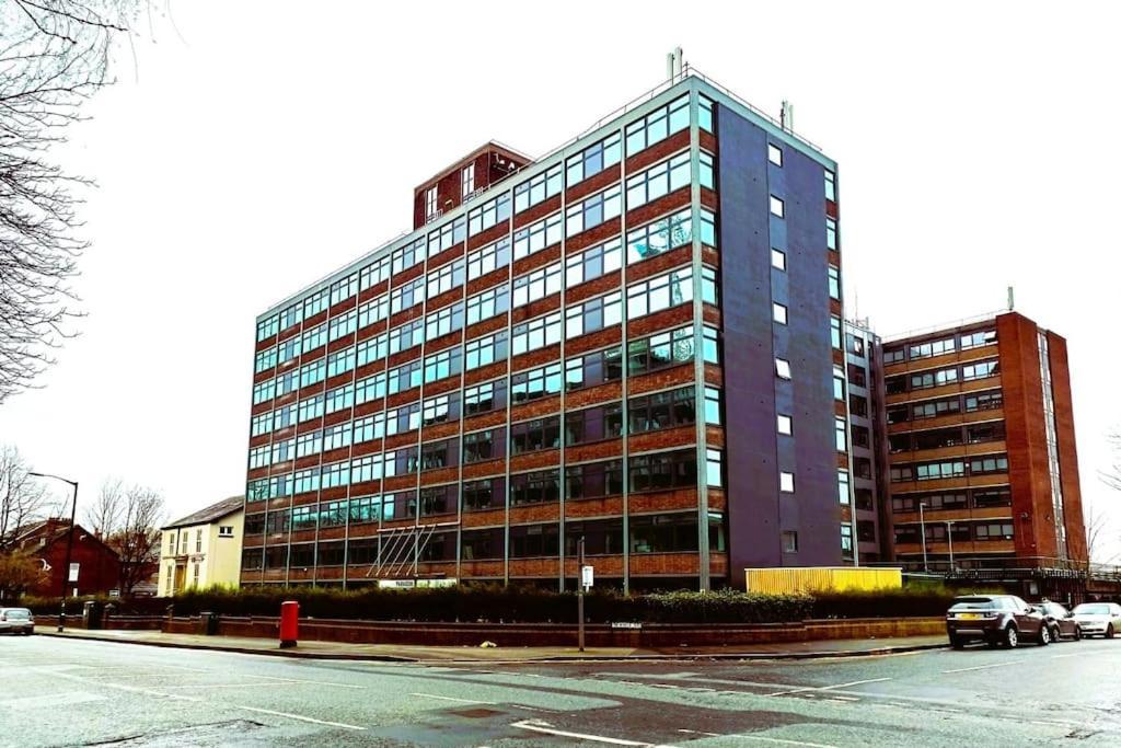 Modern One Bedroom Apartment Near Old Trafford Stadium Manchester Eksteriør bilde